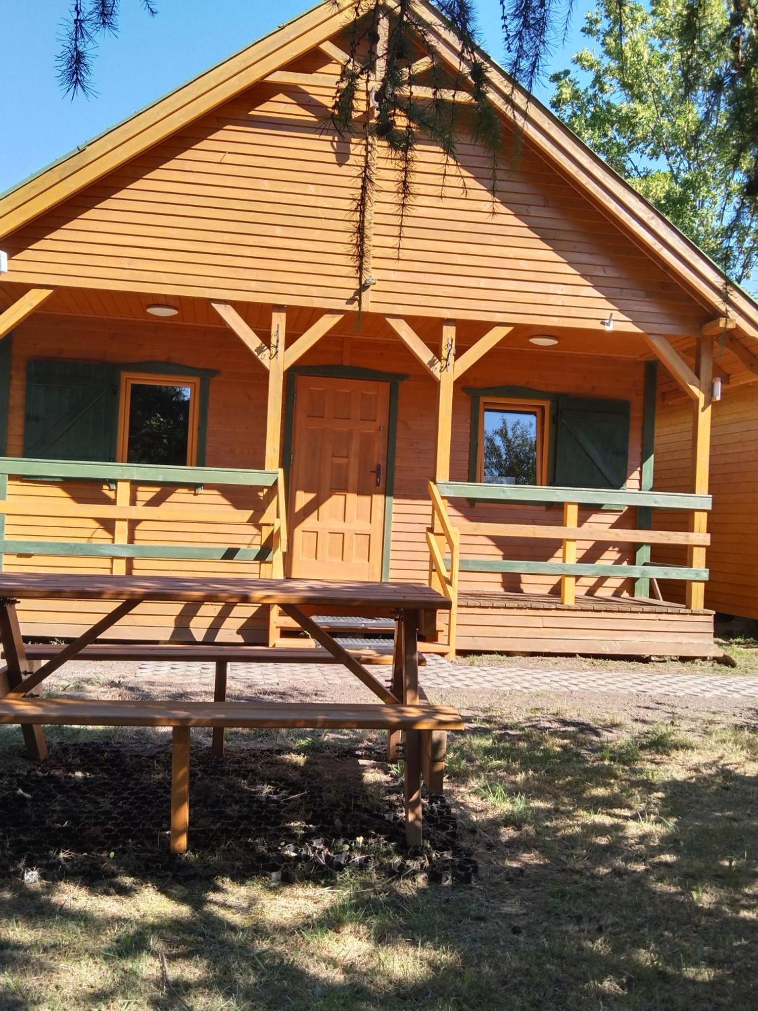 Domek Drewniany Nad Morzem Caloroczny 尤斯托尼莫斯基 外观 照片