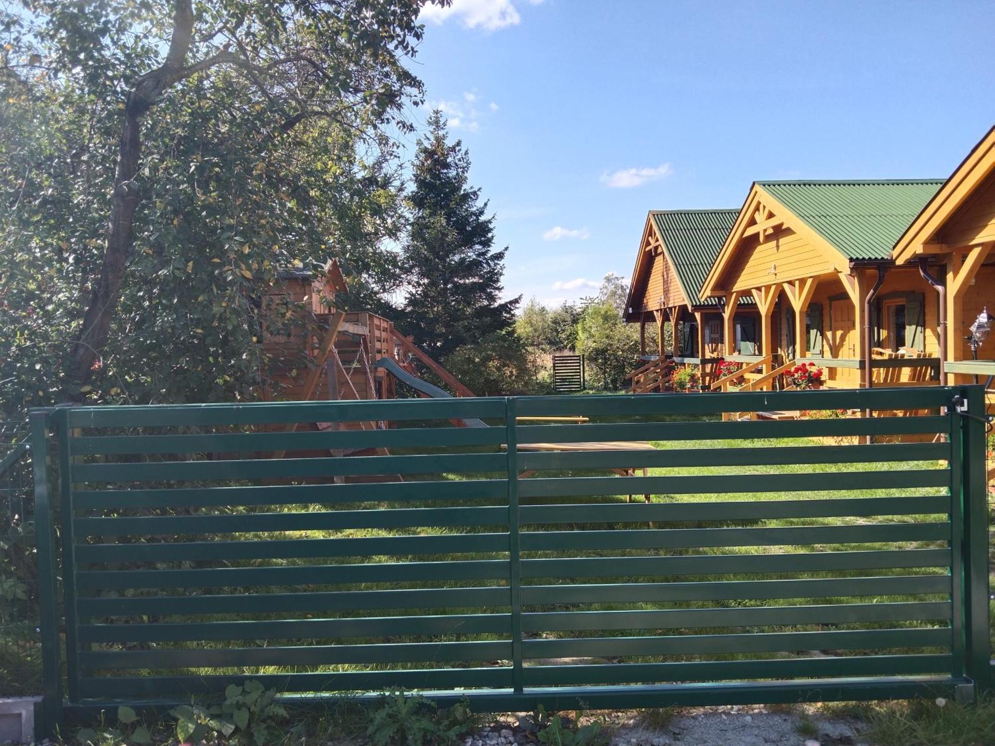 Domek Drewniany Nad Morzem Caloroczny 尤斯托尼莫斯基 外观 照片