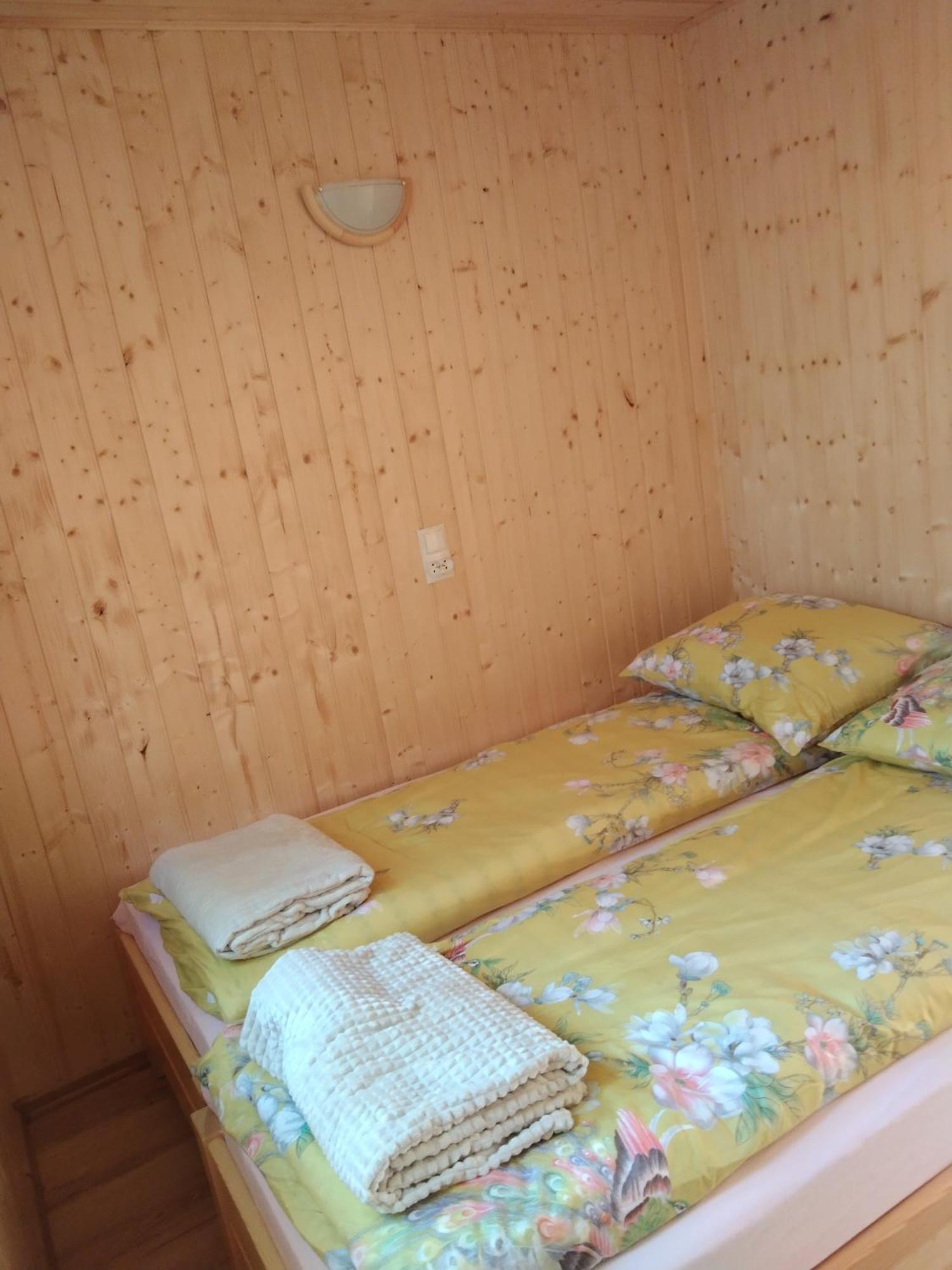 Domek Drewniany Nad Morzem Caloroczny 尤斯托尼莫斯基 外观 照片