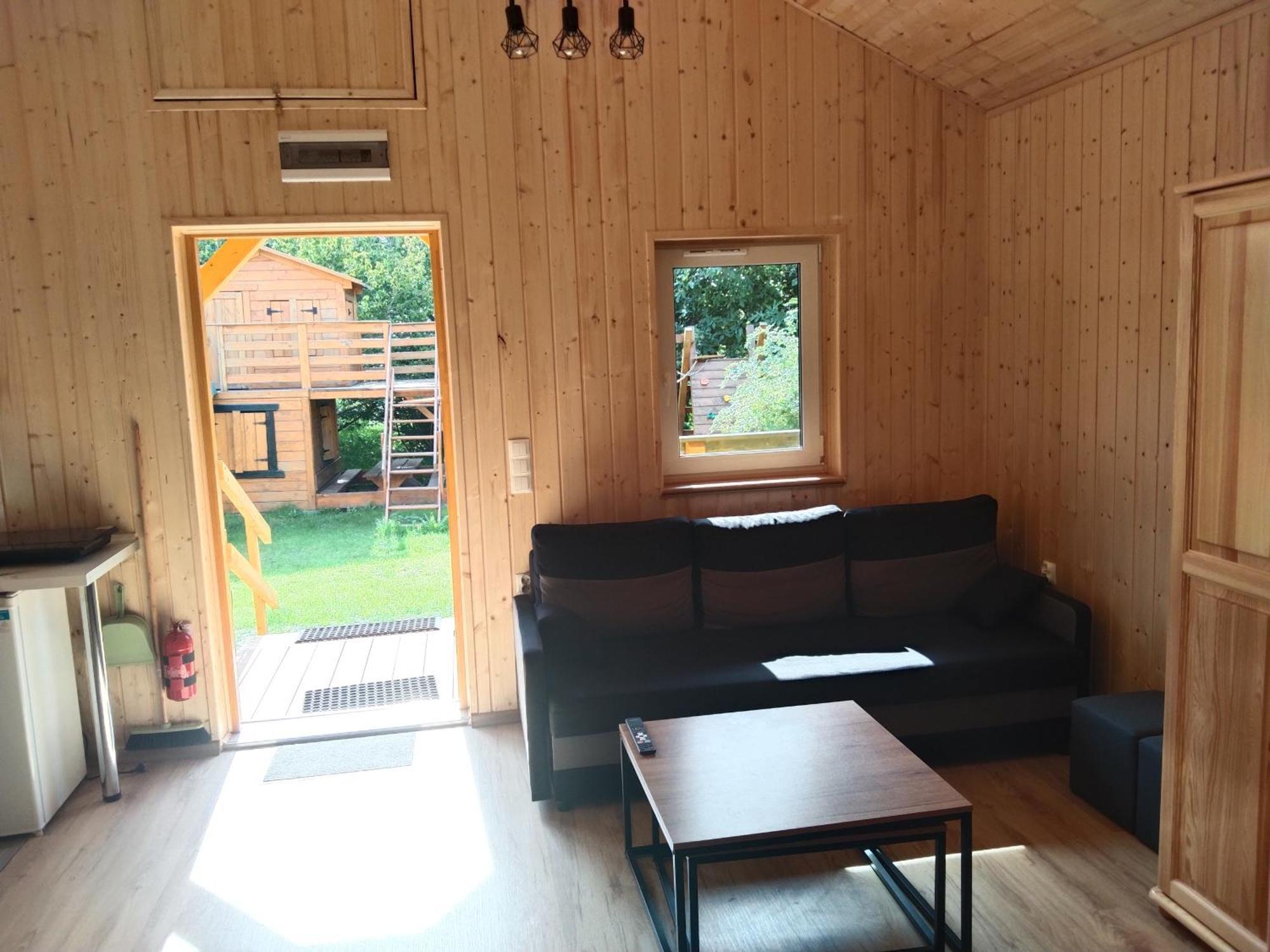 Domek Drewniany Nad Morzem Caloroczny 尤斯托尼莫斯基 外观 照片