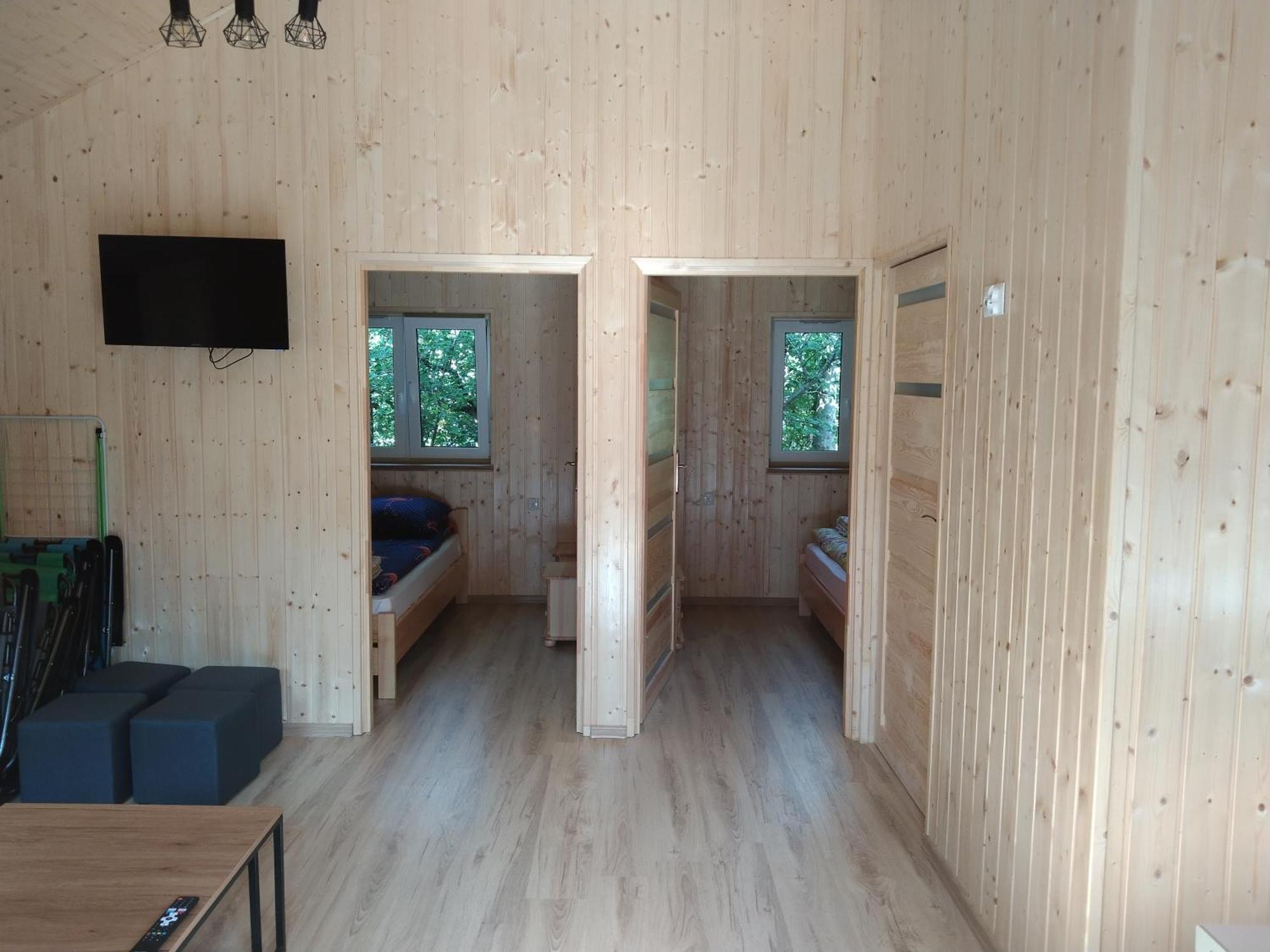 Domek Drewniany Nad Morzem Caloroczny 尤斯托尼莫斯基 外观 照片
