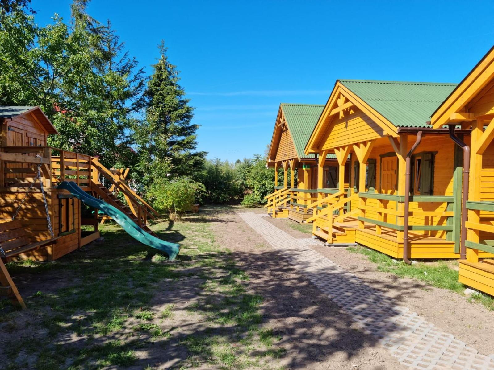 Domek Drewniany Nad Morzem Caloroczny 尤斯托尼莫斯基 外观 照片
