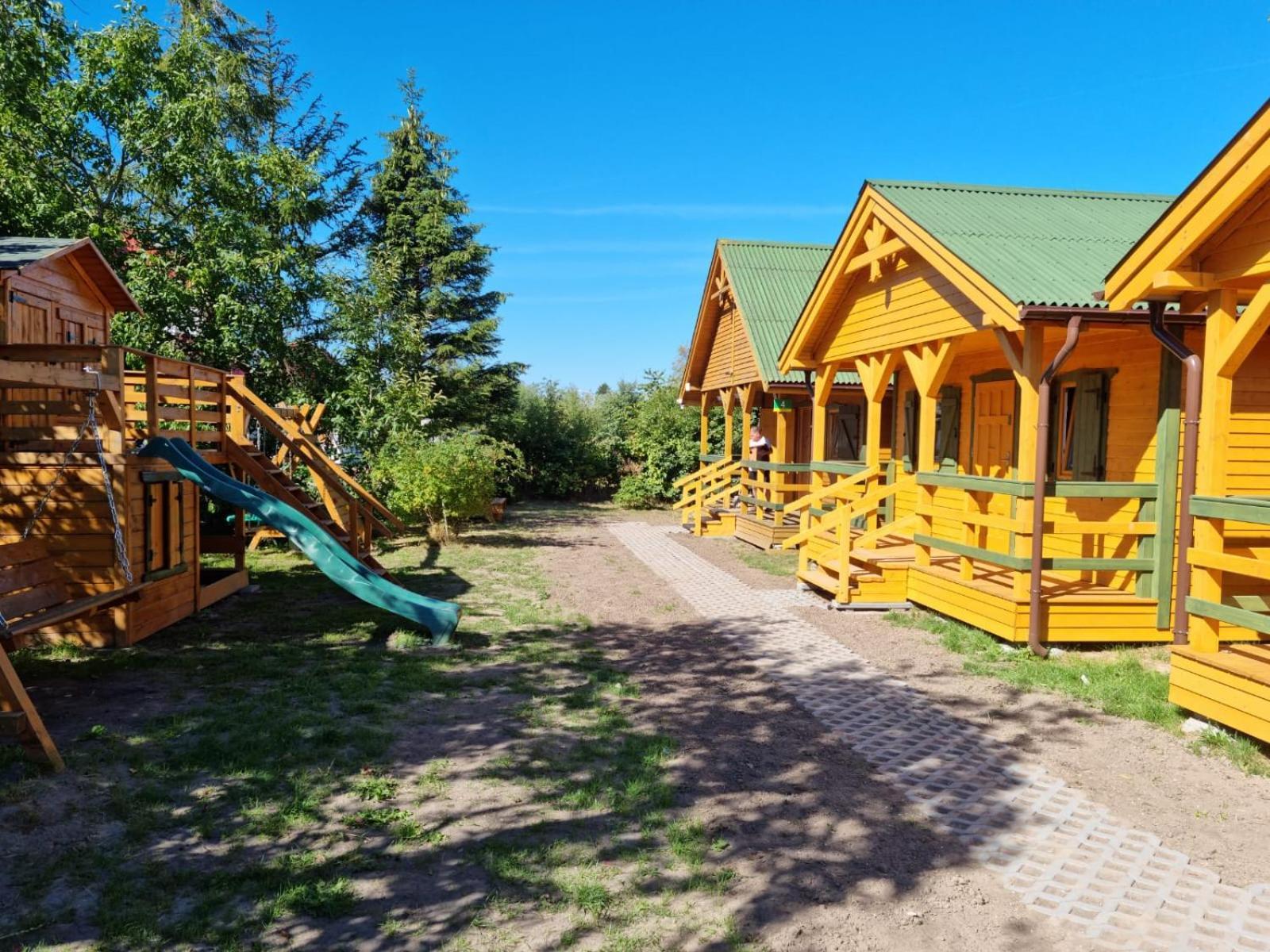 Domek Drewniany Nad Morzem Caloroczny 尤斯托尼莫斯基 外观 照片